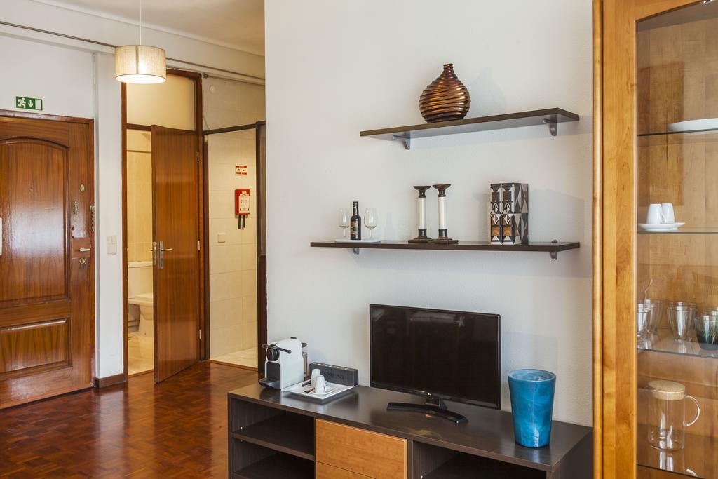 Apartment Camoes Deluxe Порто Екстериор снимка