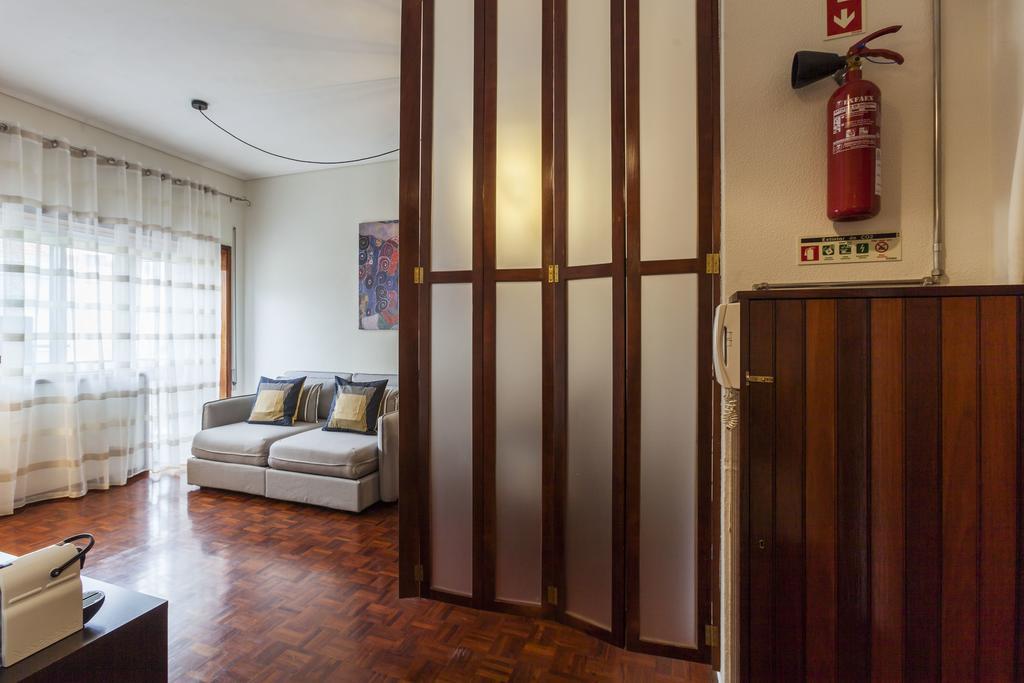 Apartment Camoes Deluxe Порто Екстериор снимка