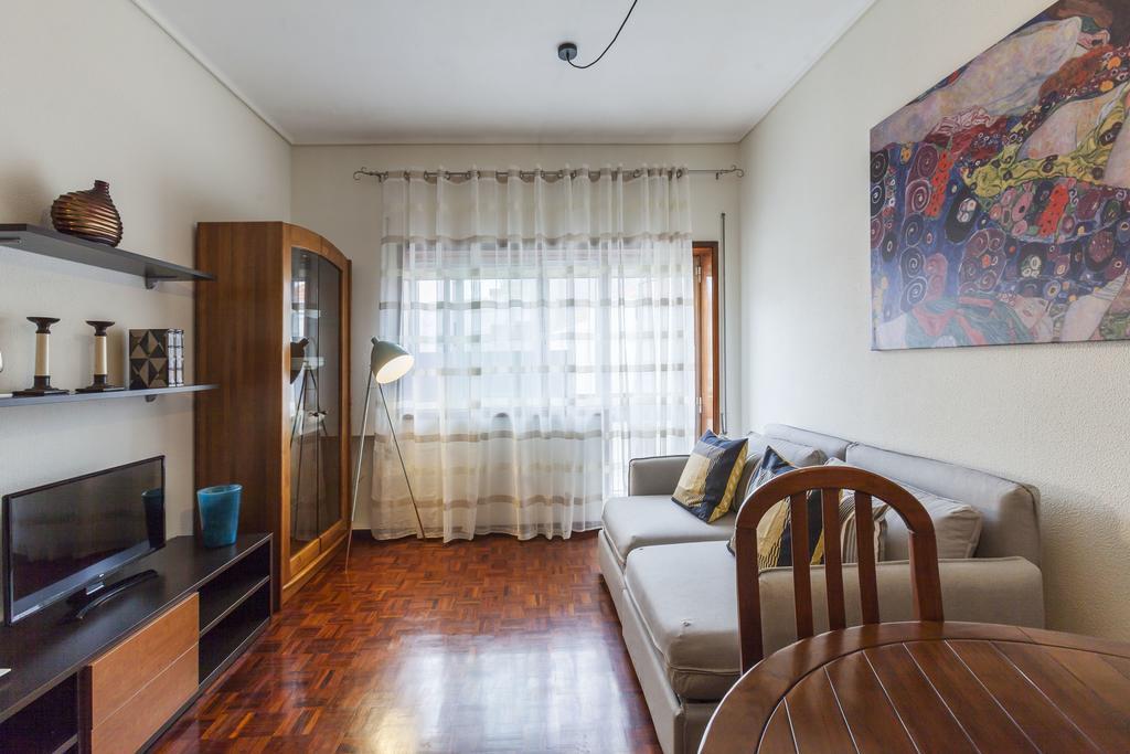 Apartment Camoes Deluxe Порто Екстериор снимка