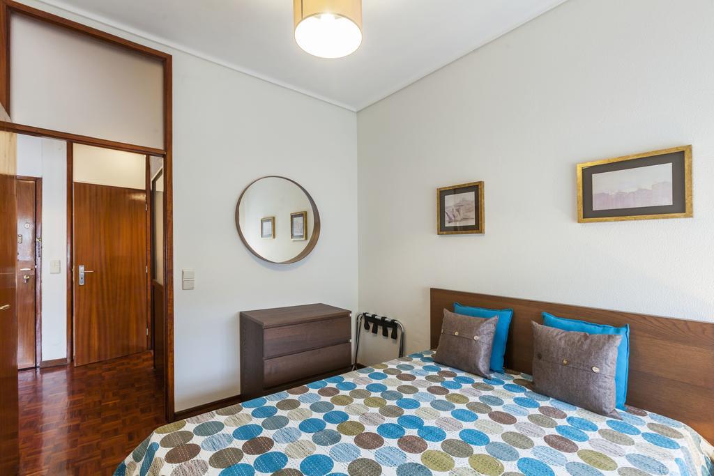 Apartment Camoes Deluxe Порто Екстериор снимка