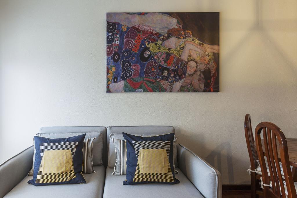 Apartment Camoes Deluxe Порто Екстериор снимка