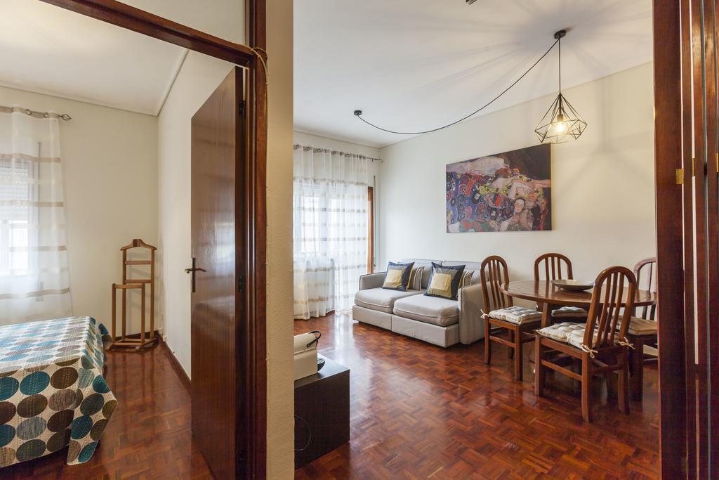 Apartment Camoes Deluxe Порто Екстериор снимка