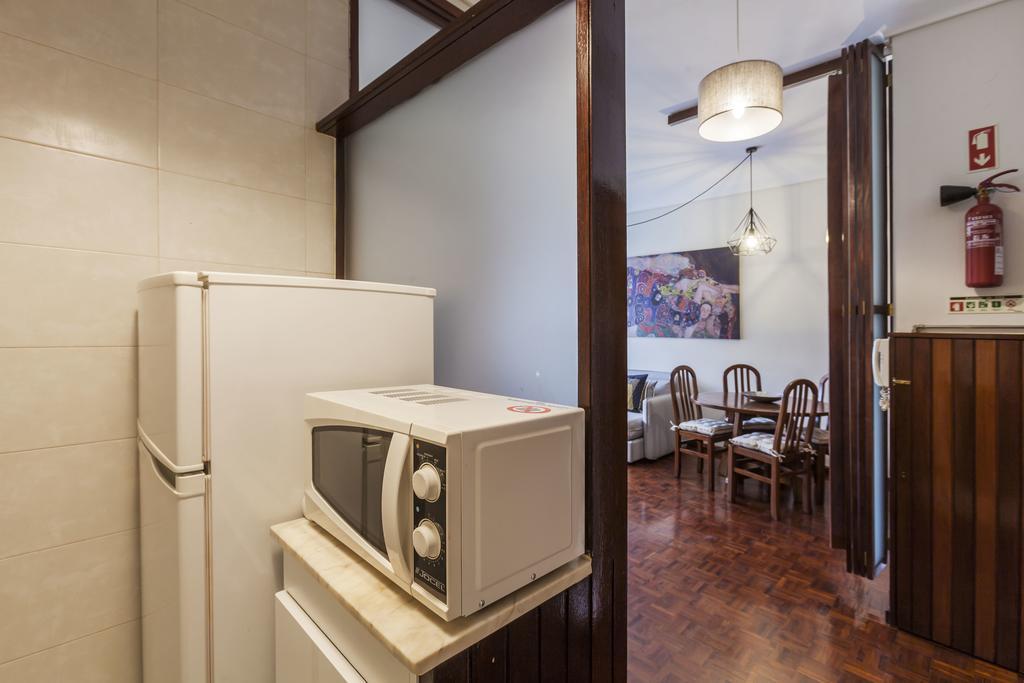 Apartment Camoes Deluxe Порто Екстериор снимка